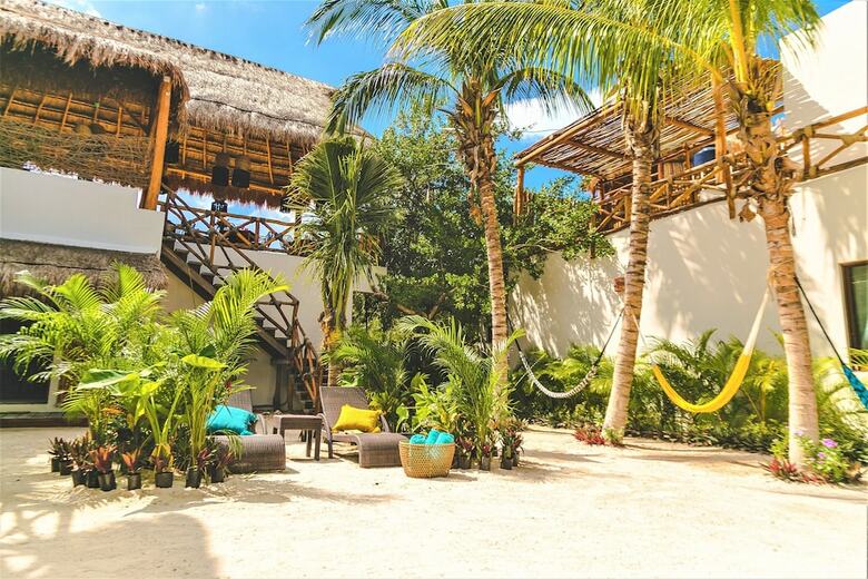 Hotel La Puerta Azul Beachfront - Adults Only