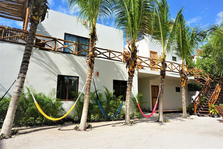 Hotel La Puerta Azul Beachfront - Adults Only