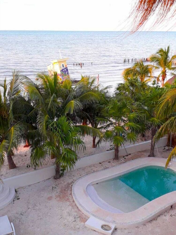 Hotel La Puerta Azul Beachfront - Adults Only