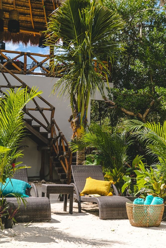 Hotel La Puerta Azul Beachfront - Adults Only