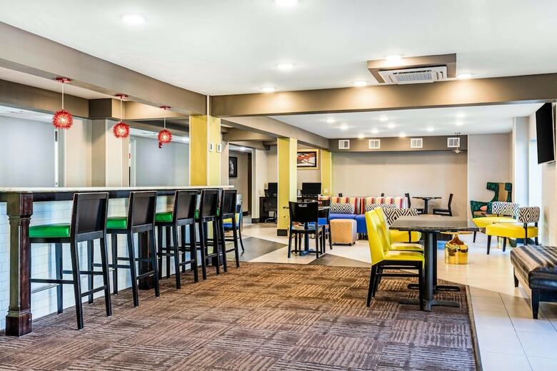Hotel Comfort Inn Airport
