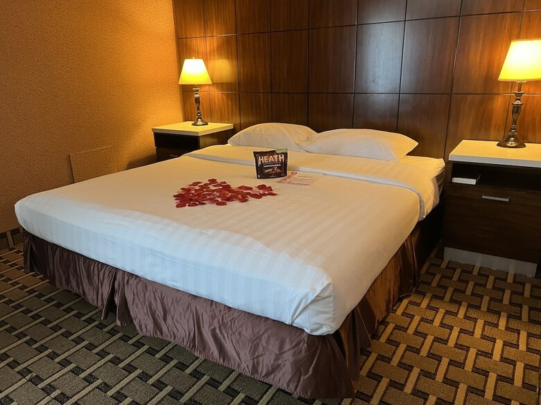 La Crystal Hotel