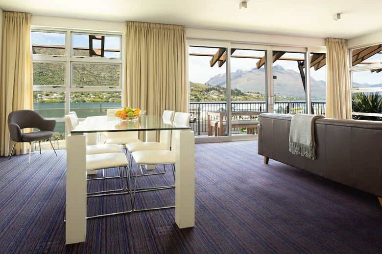 Motel Qs Marina