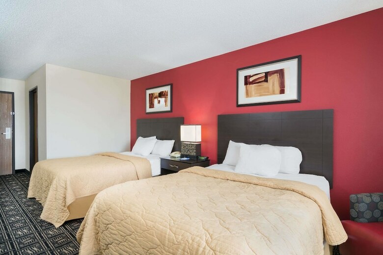 Hotel Quality Inn & Suites