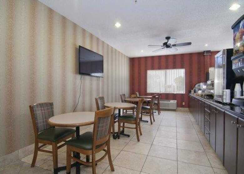 Hotel Quality Inn & Suites