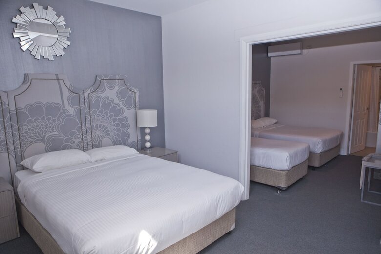 Motel The Savoy Double Bay Hotel