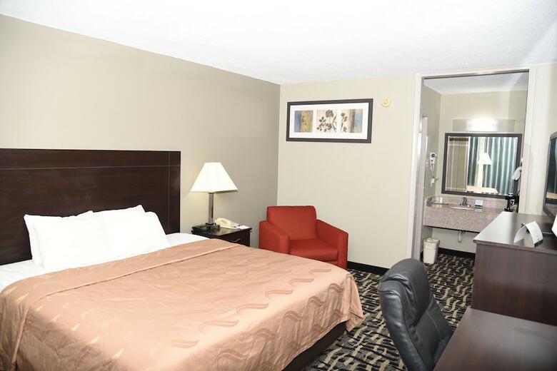 Hotel Quality Inn & Suites