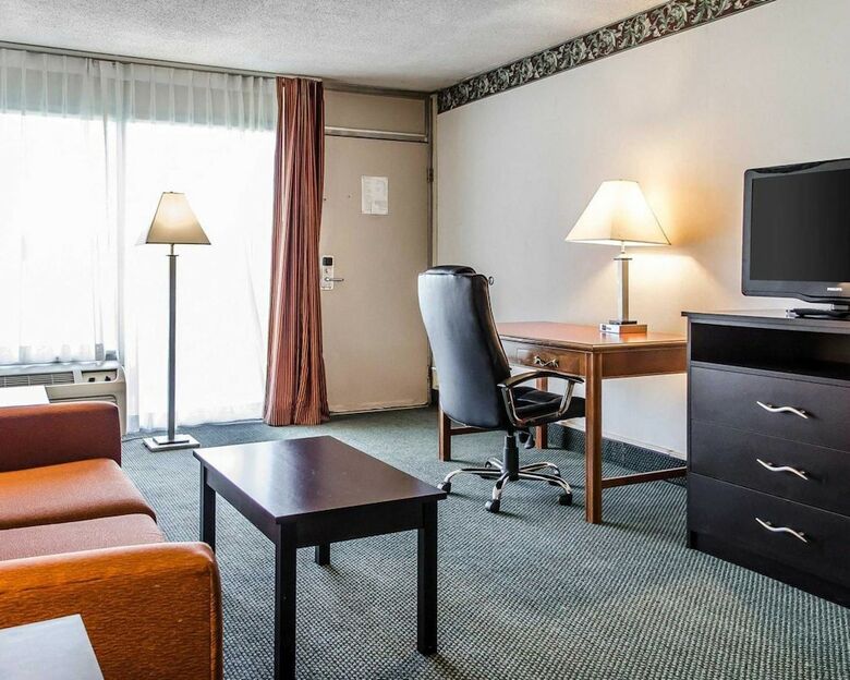Hotel Quality Inn & Suites
