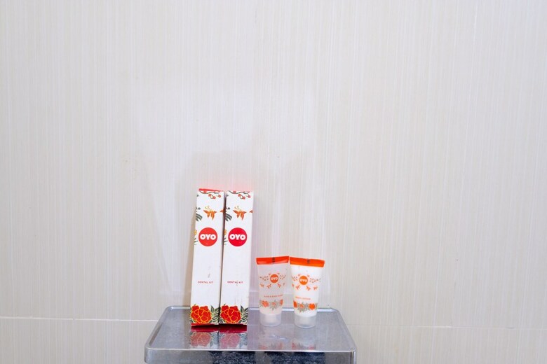 Oyo 1508 Mascot Beach Hotel