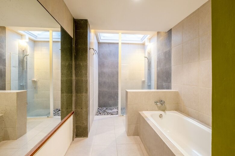 Oyo 1508 Mascot Beach Hotel