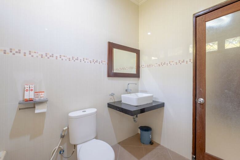 Oyo 1508 Mascot Beach Hotel