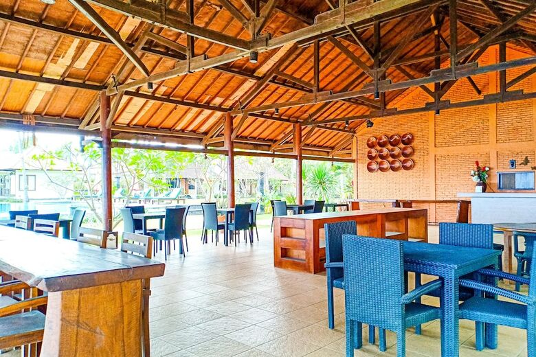 Oyo 1508 Mascot Beach Hotel