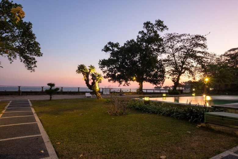 Oyo 1508 Mascot Beach Hotel