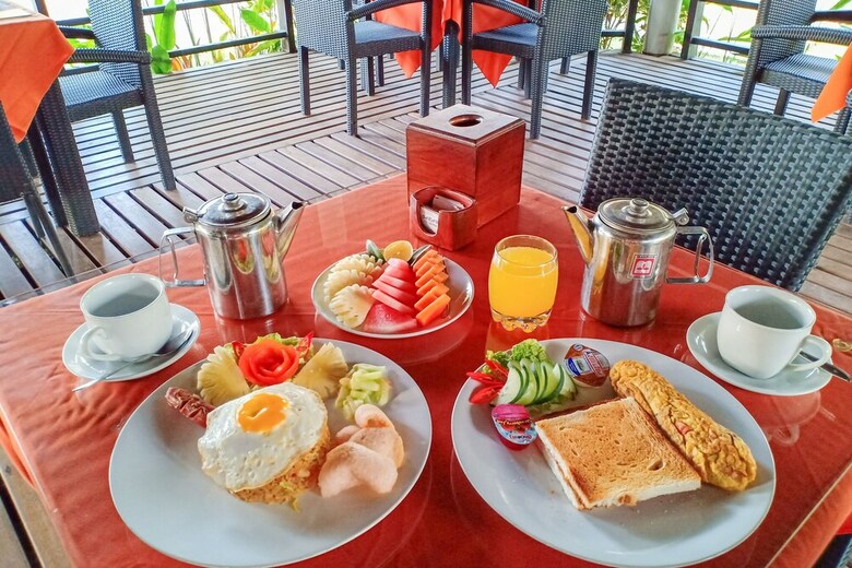 Oyo 1508 Mascot Beach Hotel