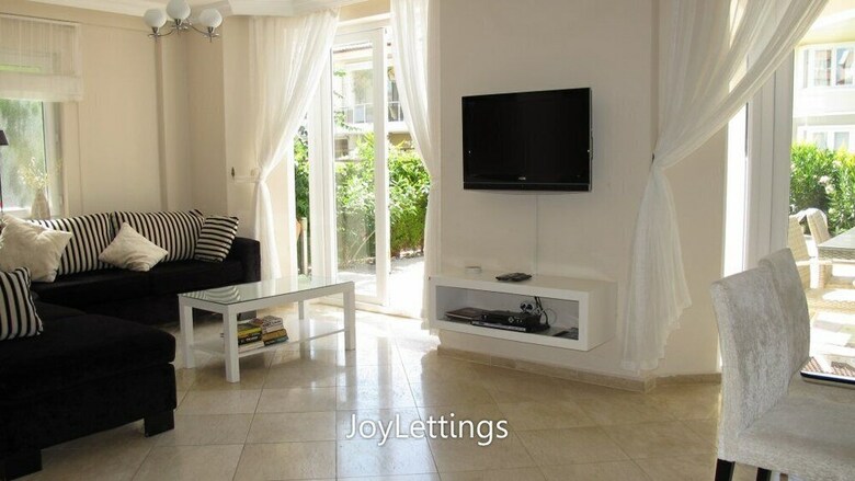 Villa St01 By Joylettings