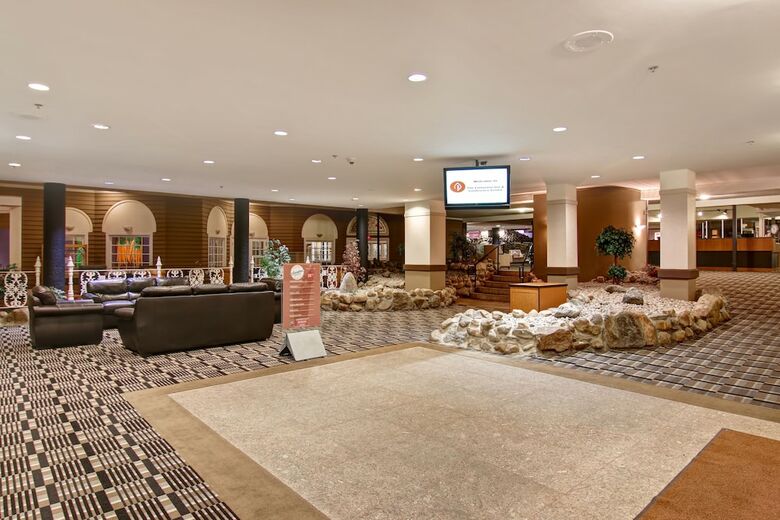 Hotel Edmonton Inn And Conference Centre