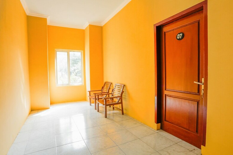 Hotel Oyo 1732 Edotel Praya