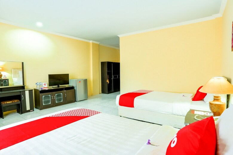 Hotel Oyo 1732 Edotel Praya