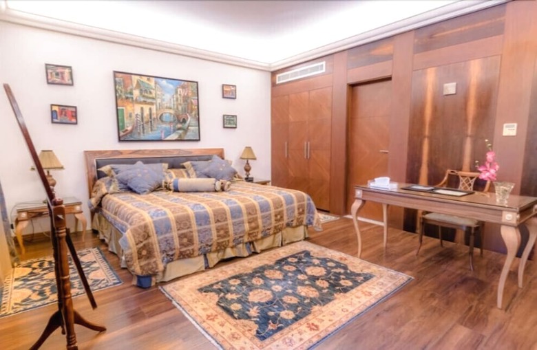 Kings Suite Hotel