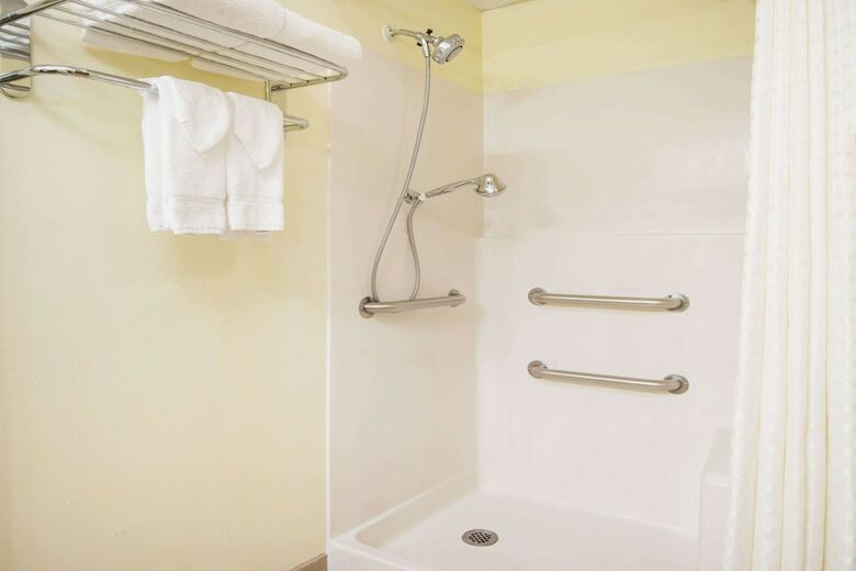 Motel Super 8 By Wyndham Emporia