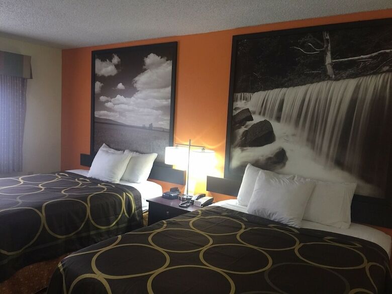 Motel Super 8 By Wyndham Emporia