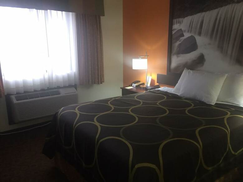 Motel Super 8 By Wyndham Emporia