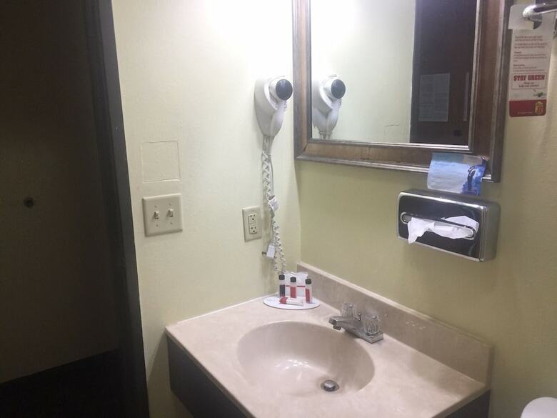 Motel Super 8 By Wyndham Emporia