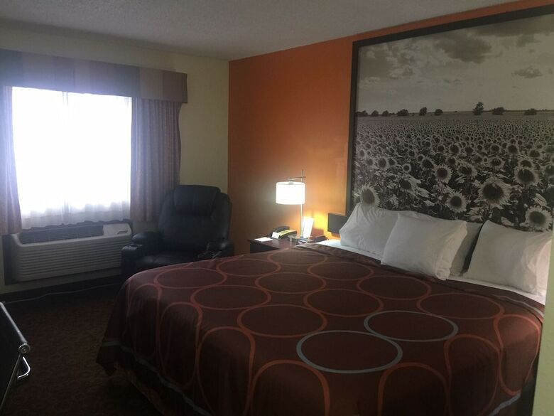 Motel Super 8 By Wyndham Emporia
