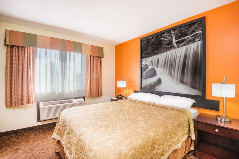 Motel Super 8 By Wyndham Emporia