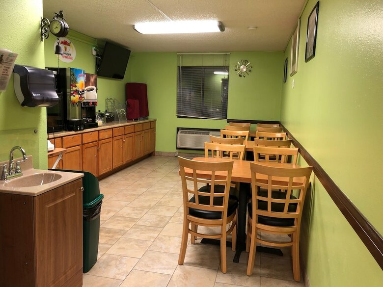 Motel Super 8 By Wyndham Emporia