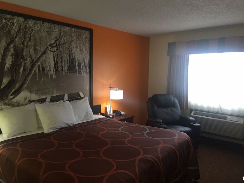 Motel Super 8 By Wyndham Emporia