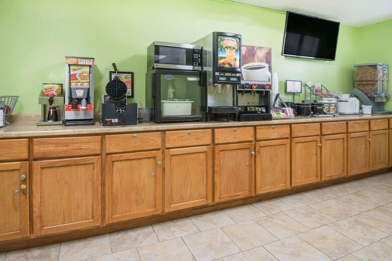 Motel Super 8 By Wyndham Emporia
