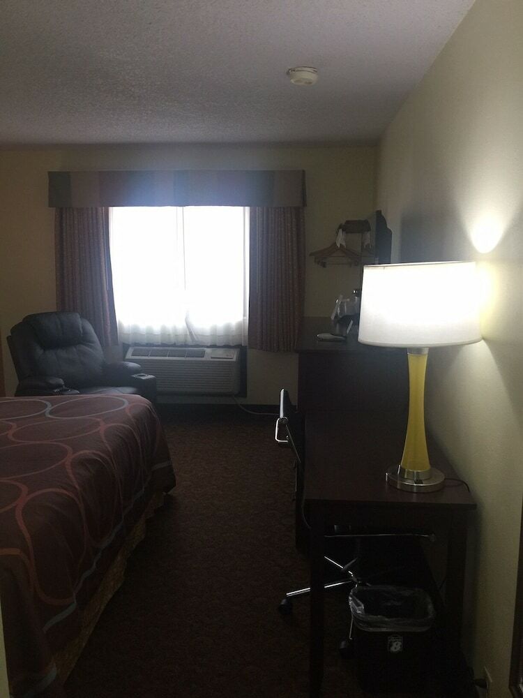 Motel Super 8 By Wyndham Emporia