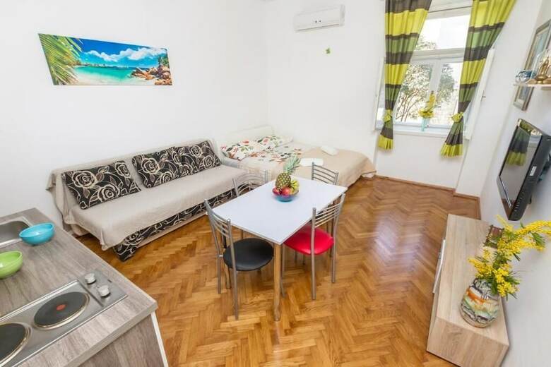 Hotel Central Jardin Guesthouse
