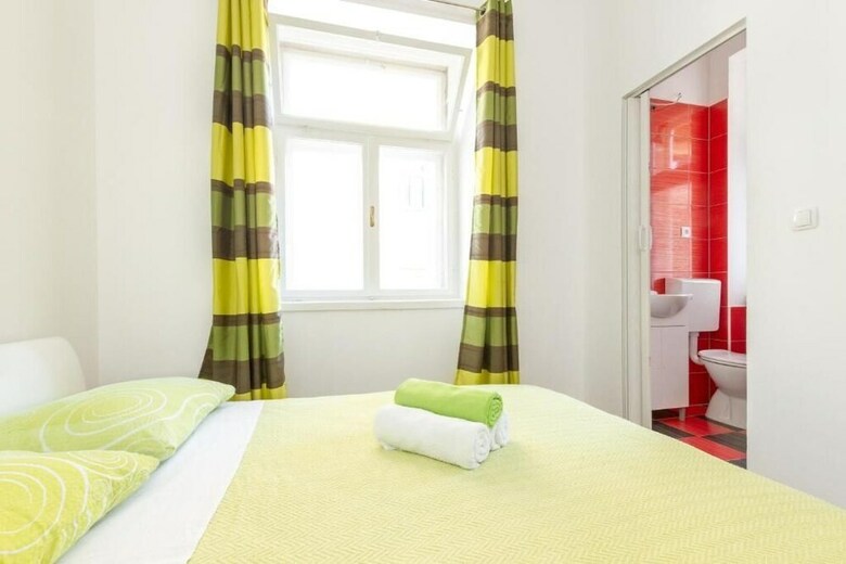 Hotel Central Jardin Guesthouse