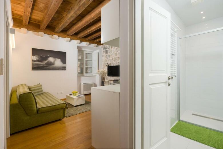 Nije Pre?a Apartments