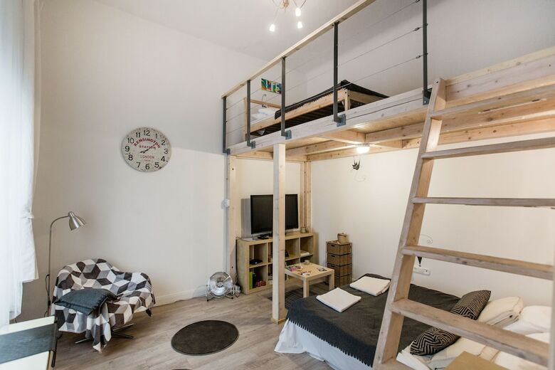 Kazinczy 10 Apartment