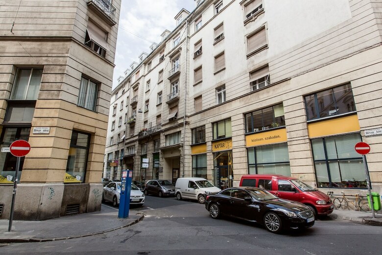 Revay Koz 2 Apartment