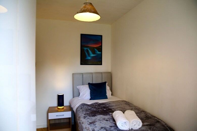 Central Luton Cozy Home