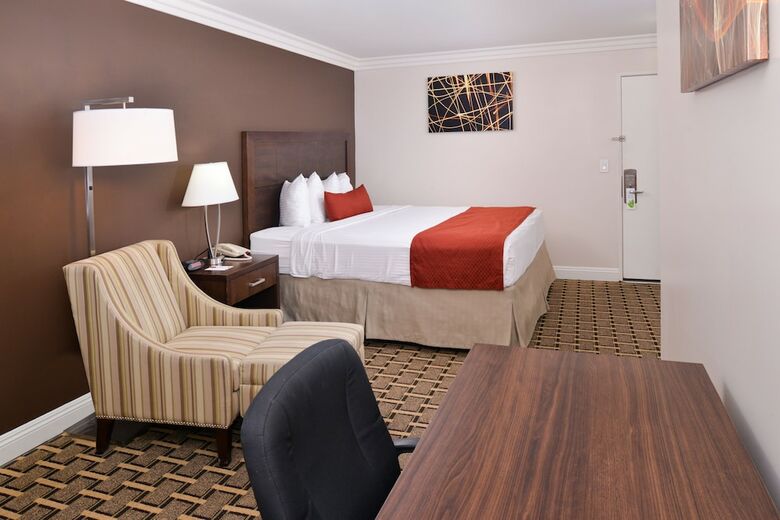 Best Western Plus La Mid Town Hotel