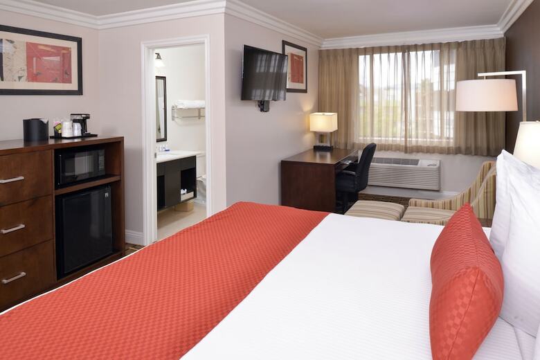 Best Western Plus La Mid Town Hotel