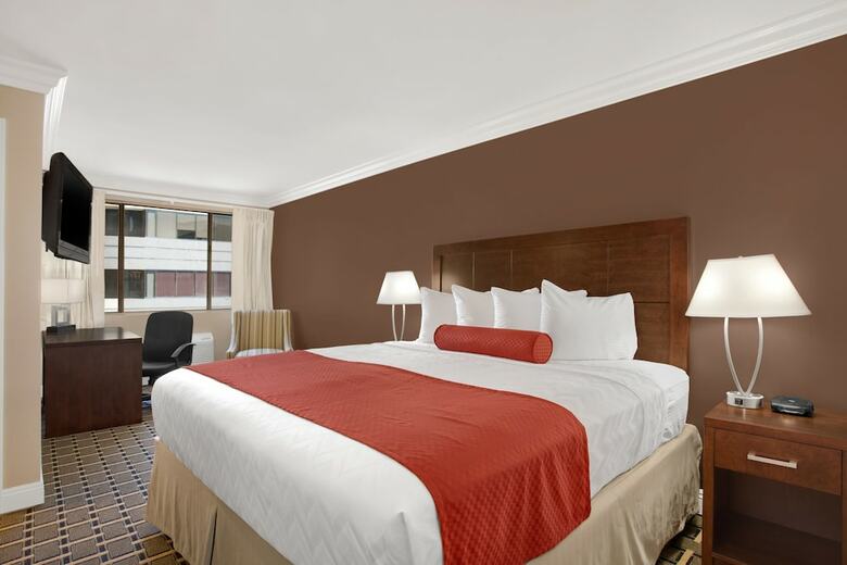Best Western Plus La Mid Town Hotel