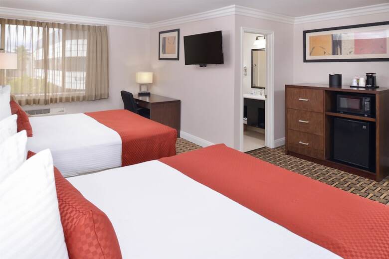 Best Western Plus La Mid Town Hotel