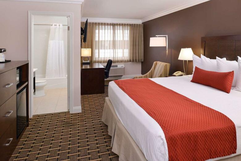 Best Western Plus La Mid Town Hotel