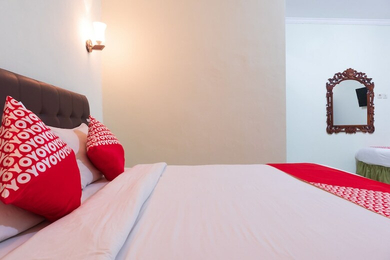 Hostal Oyo 1682 Greenia Hotel