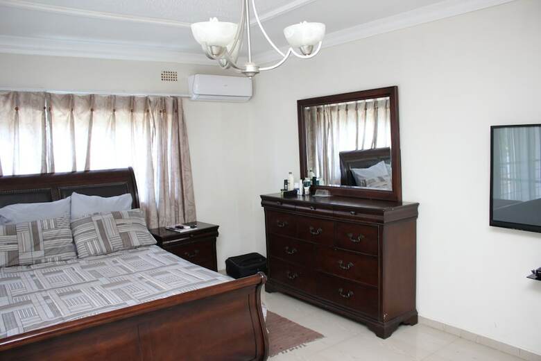 Apartamentos Royal Suites