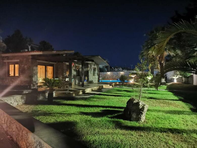 Madia Villa