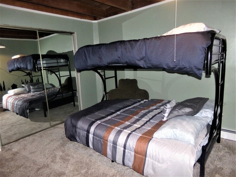 Three House 2 Bed 2 Bath Thwc