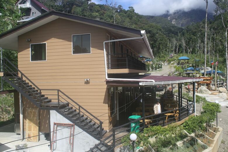 Hotel D'la Sri Cottage - Asia Camp