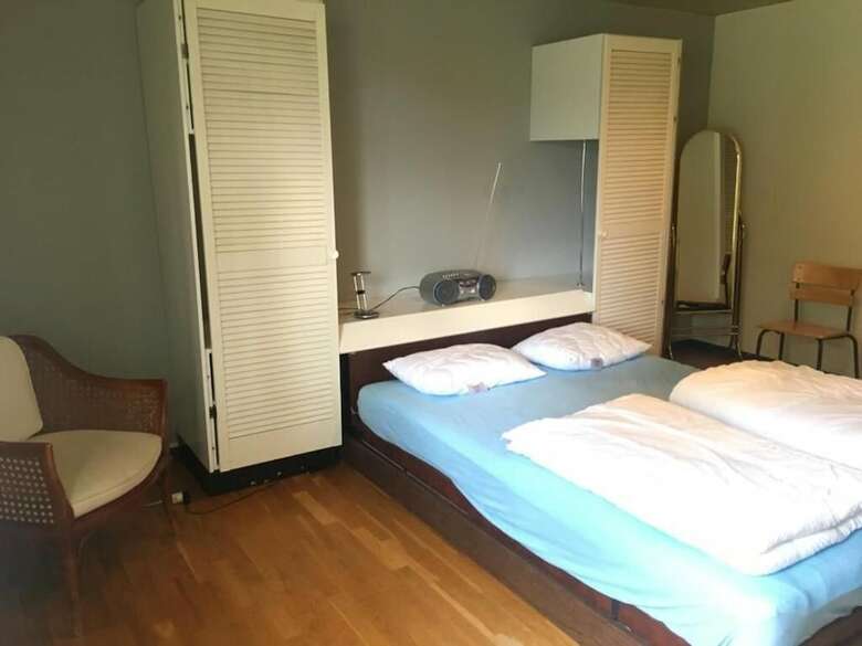 Green Door Hotel